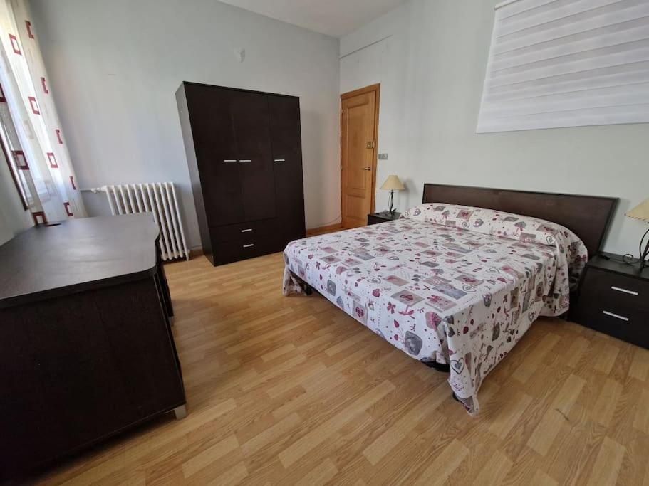 Ferienwohnung Piso En Estacion De Monforte De Lemos Exterior foto